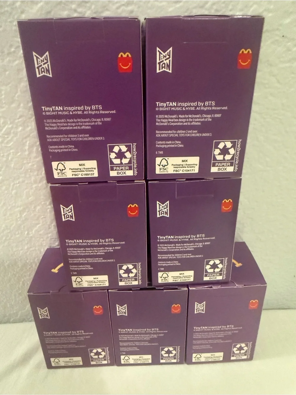 BTS McDonaldâs TinyTAN Figurine Set + Happy Meal Box, Stickers & FREE Tote Bag - Picture 4 of 12